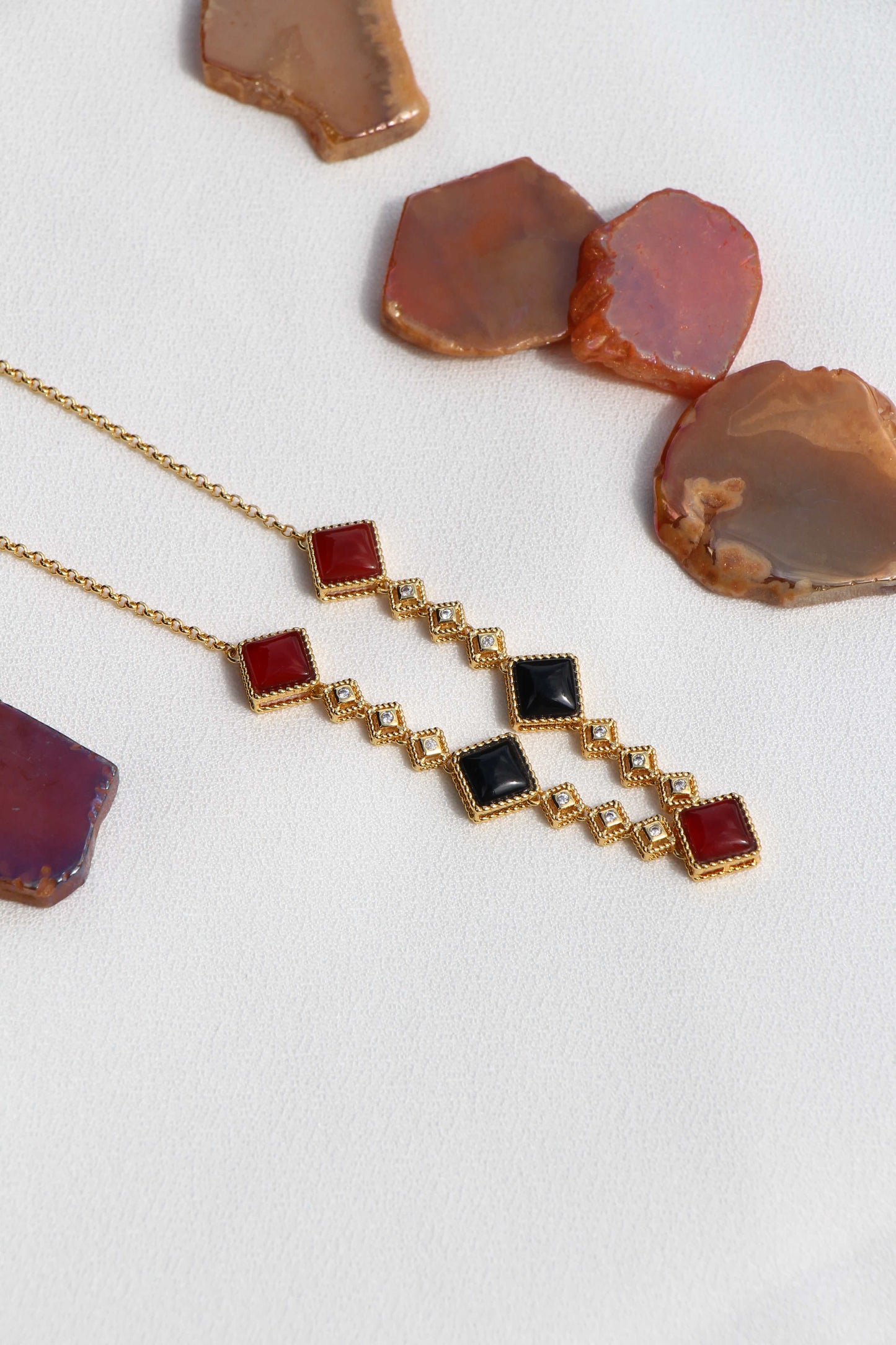 Red and Black Impression Necklace